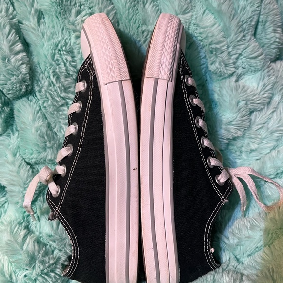 Women’s Black Converse size 9 - Picture 9 of 9